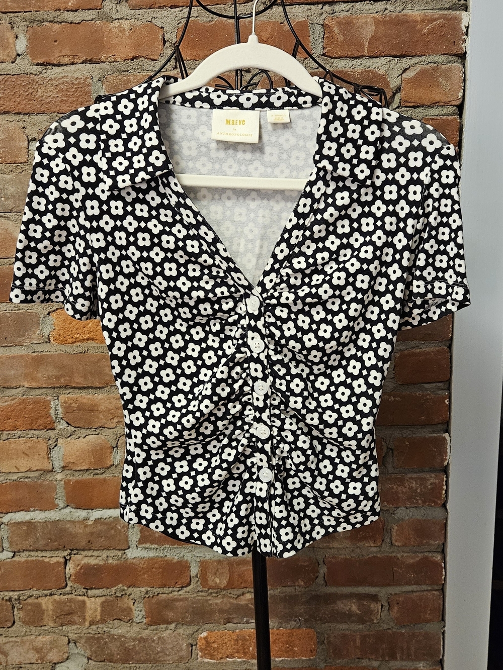 Maeve By Anthrpologie Cotton Black and White Floral Ruched Button-Front Top
